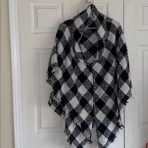 Light knit Poncho with zipper